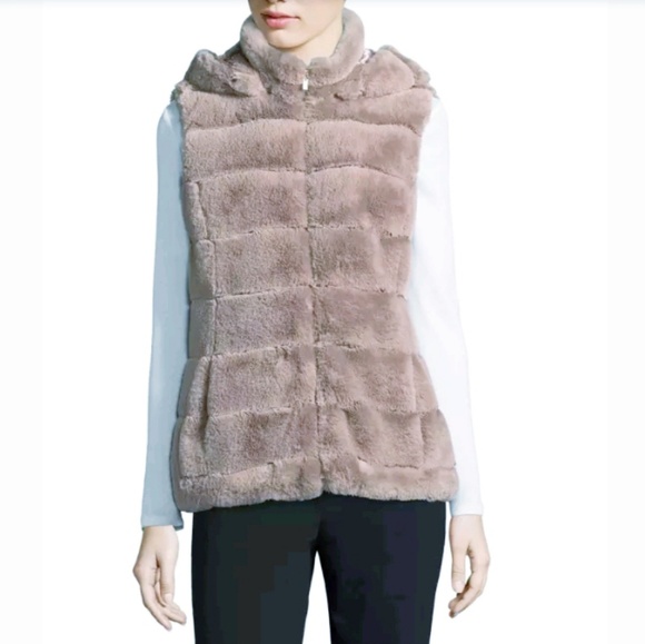 Liz Claiborne Faux Fur Super Soft Plush Cozy Tan Vest with Pockets - Picture 3 of 8